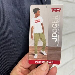 Levi's Performance Jogger in Green